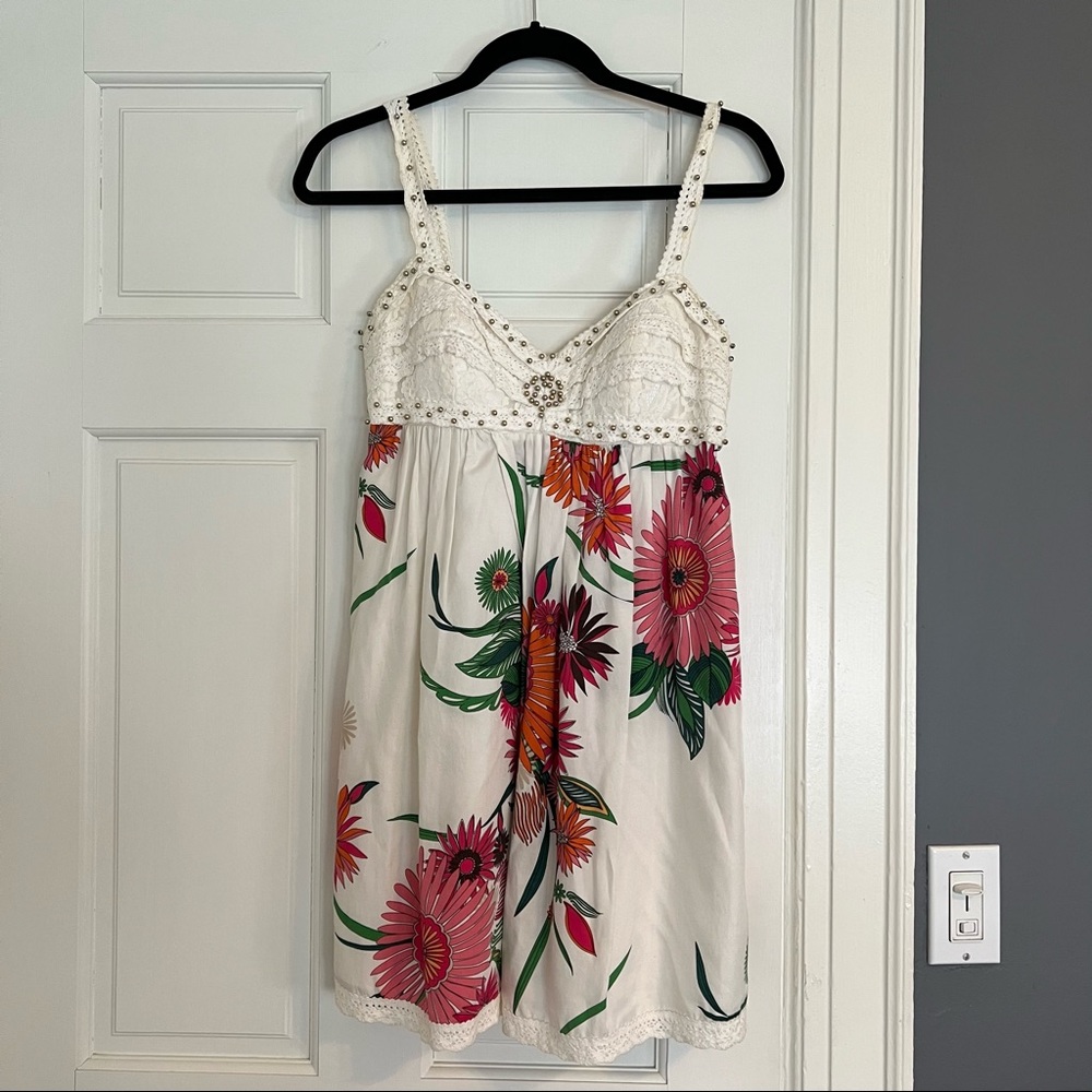 White floral Bebe dress